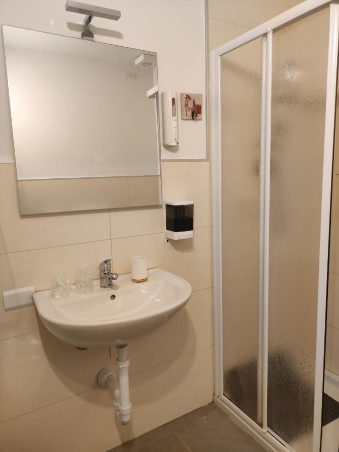 Residenza Lisy Hotel Verbania Kültér fotó
