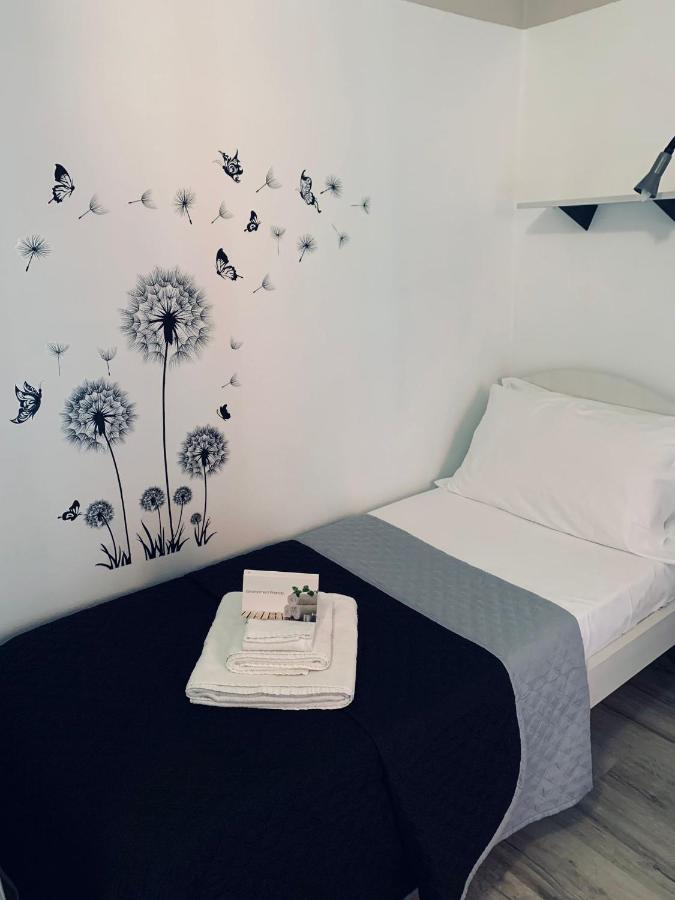 Residenza Lisy Hotel Verbania Kültér fotó