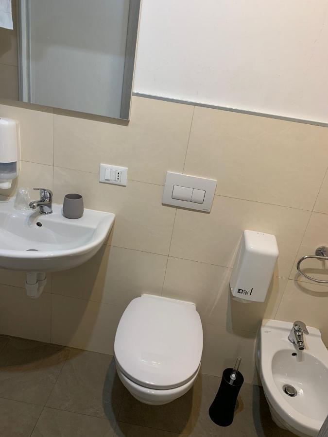Residenza Lisy Hotel Verbania Kültér fotó